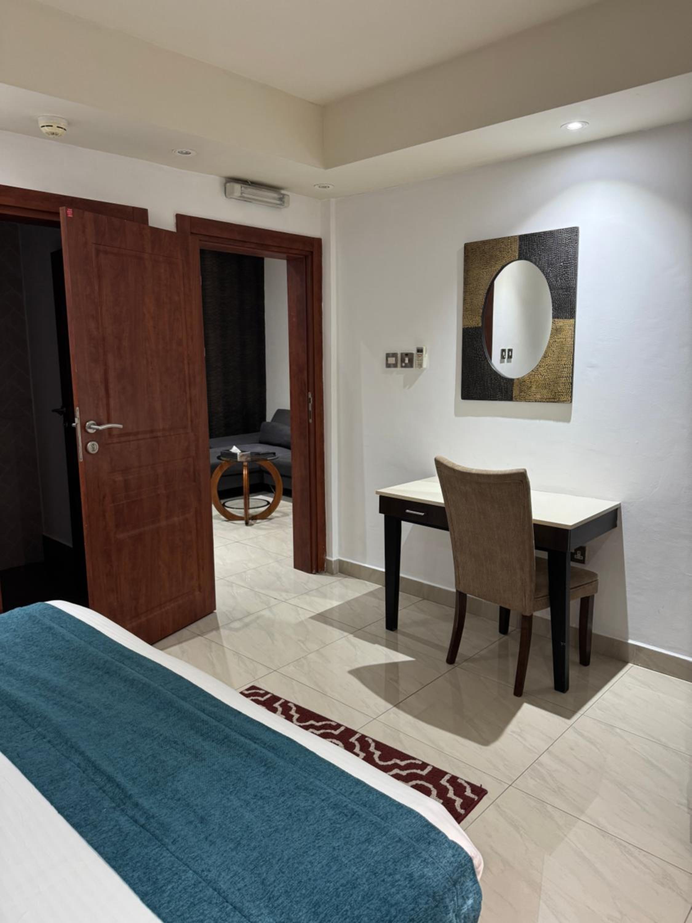 Eagles Apartments, Airport Residential