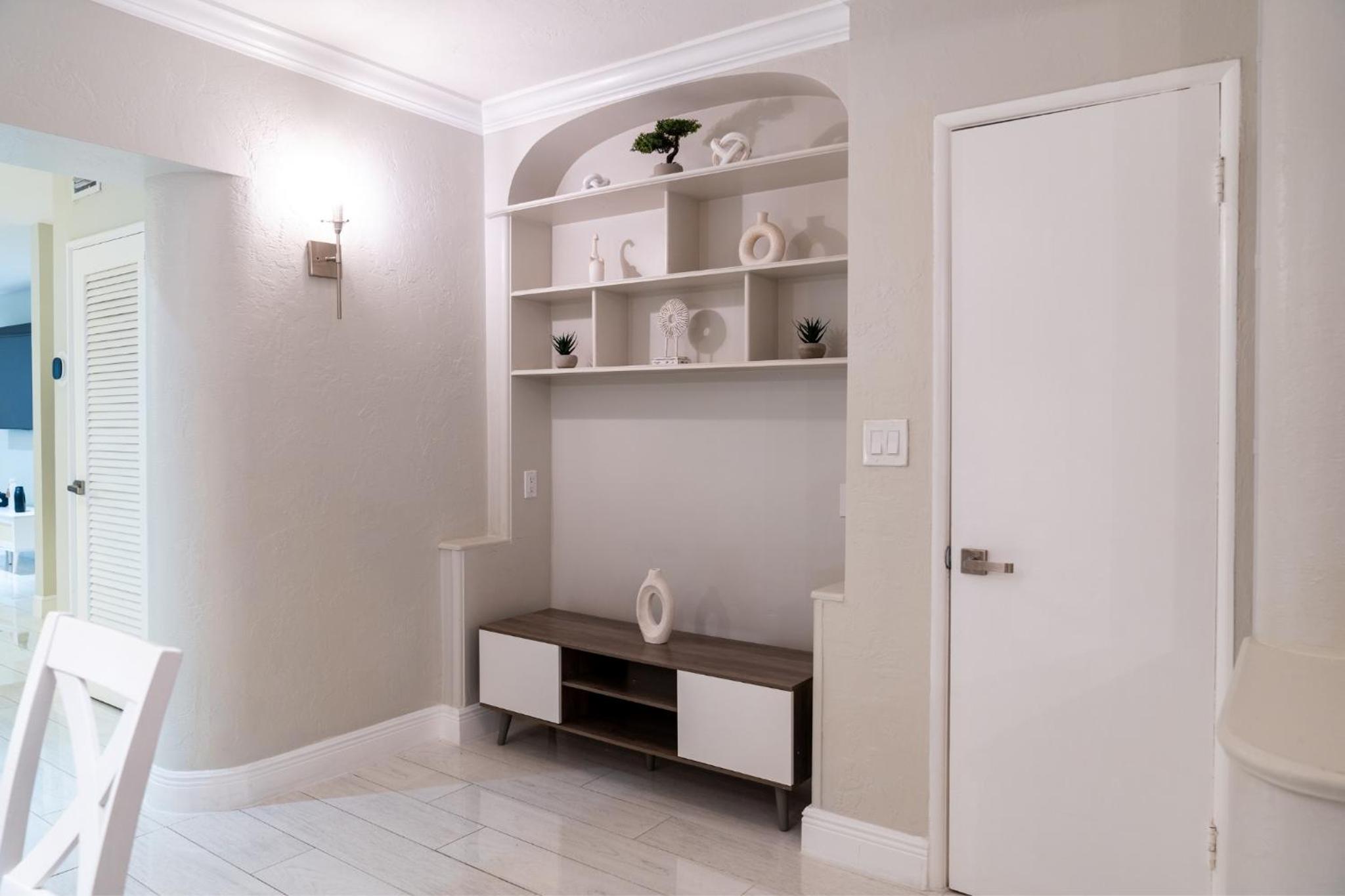 Riverside Luxury Retreat 3B ,3Ba next to downtown