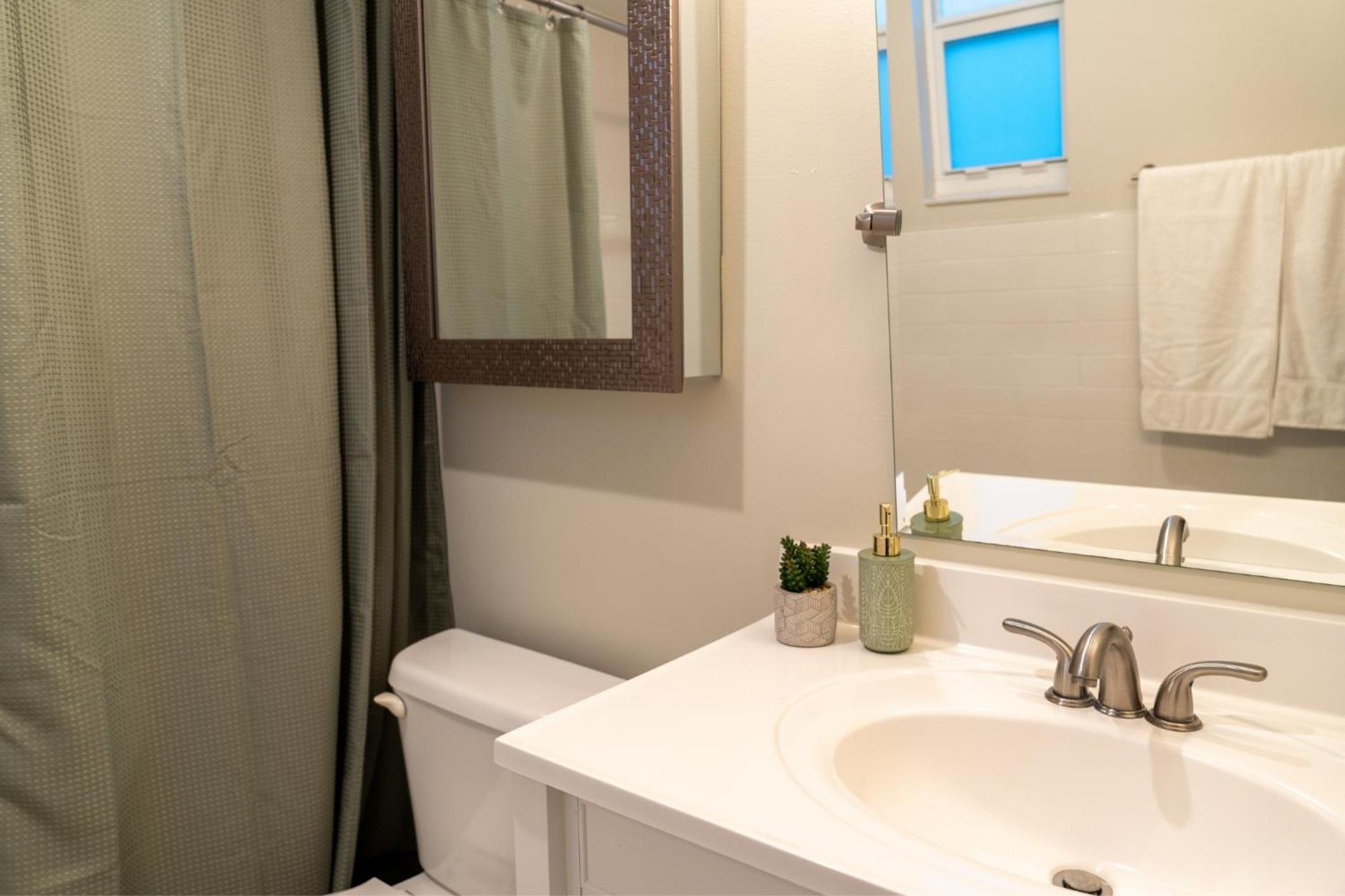 Riverside Luxury Retreat 3B ,3Ba next to downtown