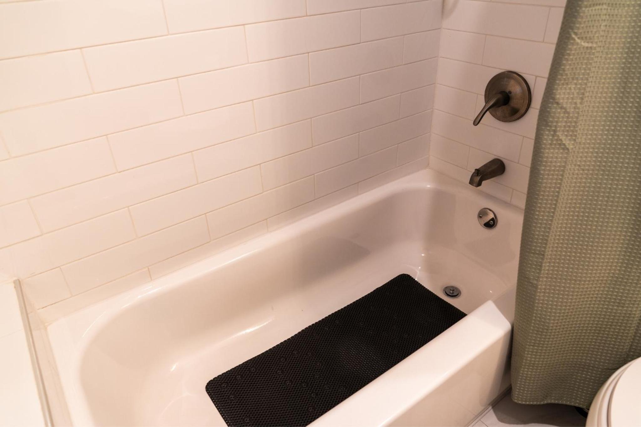 Riverside Luxury Retreat 3B ,3Ba next to downtown