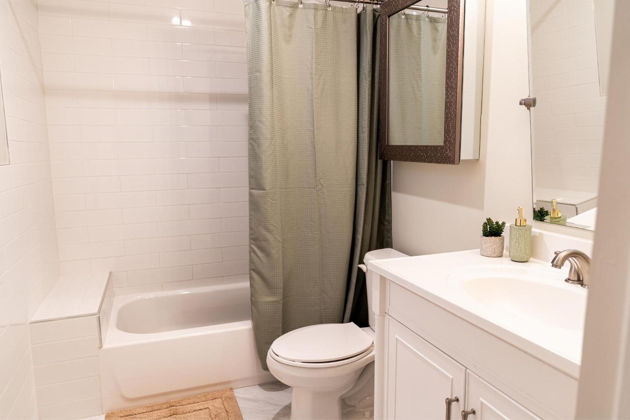 Riverside Luxury Retreat 3B ,3Ba next to downtown