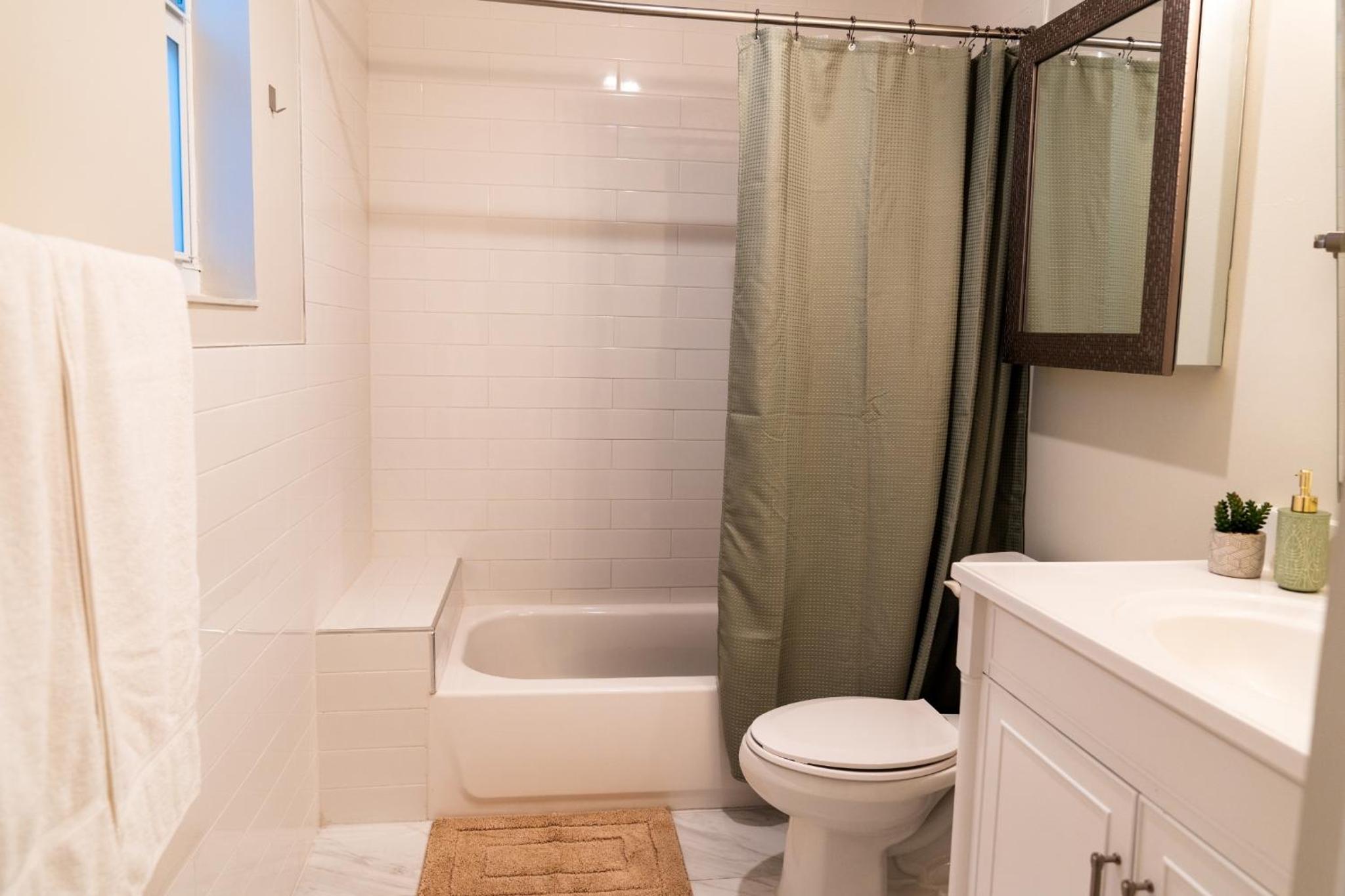 Riverside Luxury Retreat 3B ,3Ba next to downtown