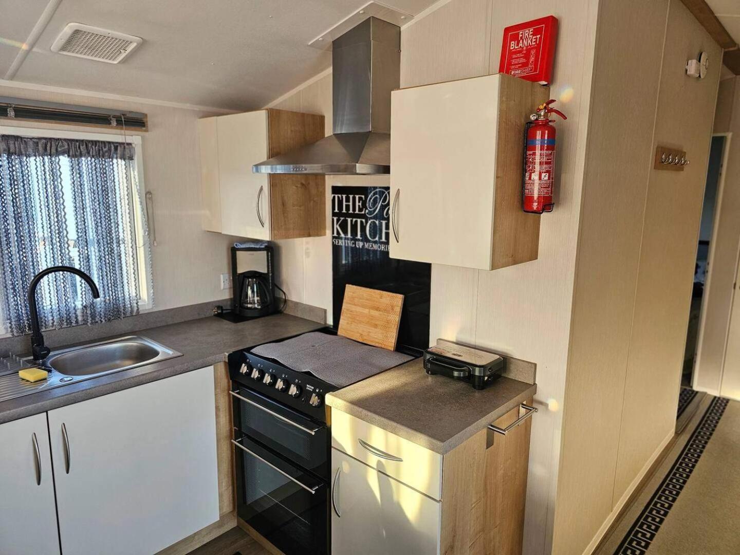 Luxury Chichester caravan Seaside Retreat