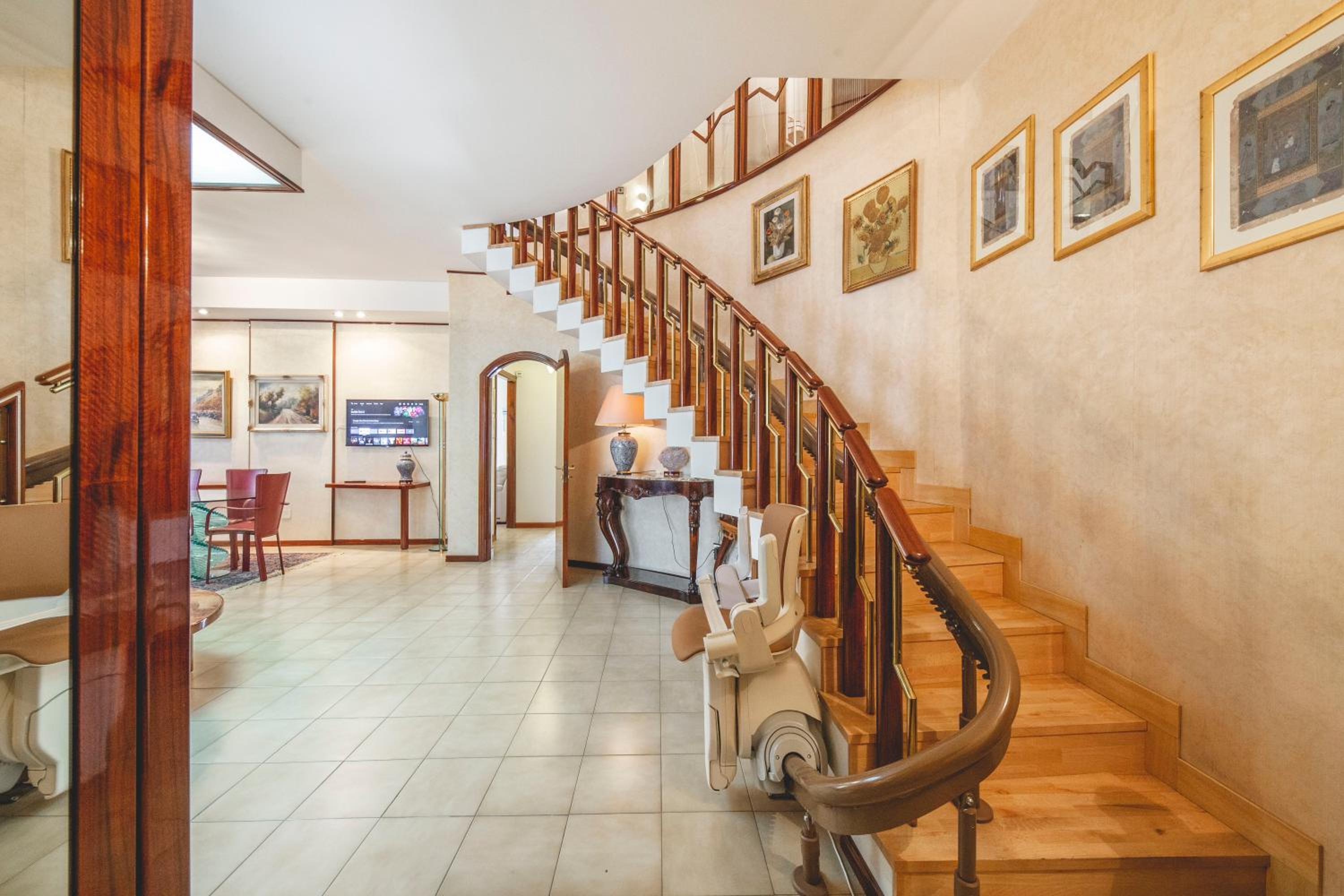 Elegante Villa con Giardino tra Catania ed Etna view 4