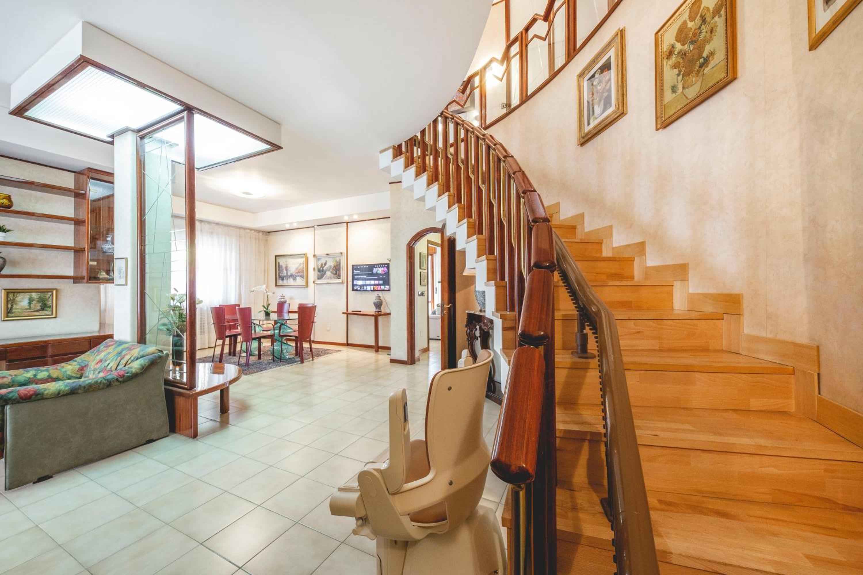 Elegante Villa con Giardino tra Catania ed Etna view 5