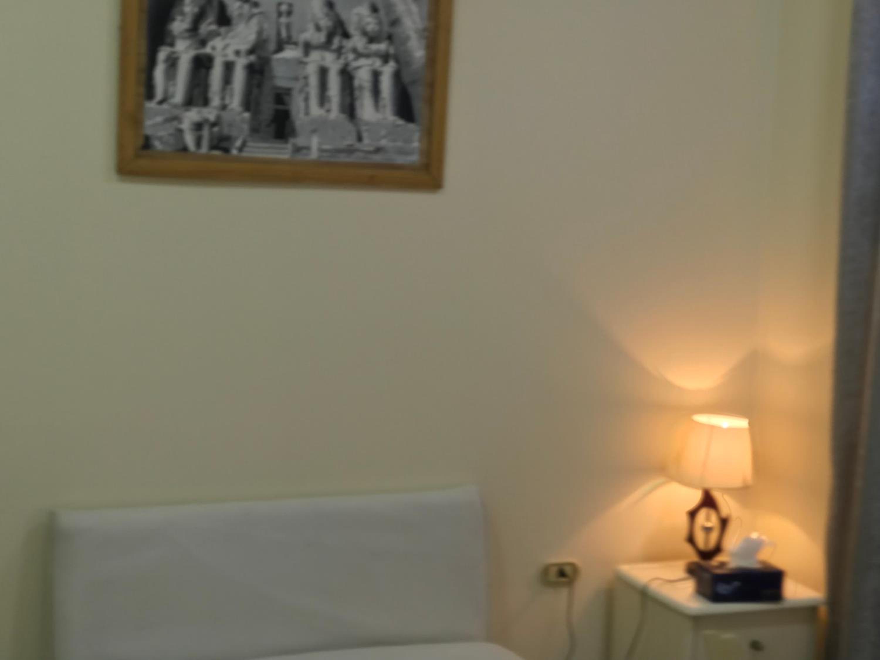 Sakkara pyramid inn hotel