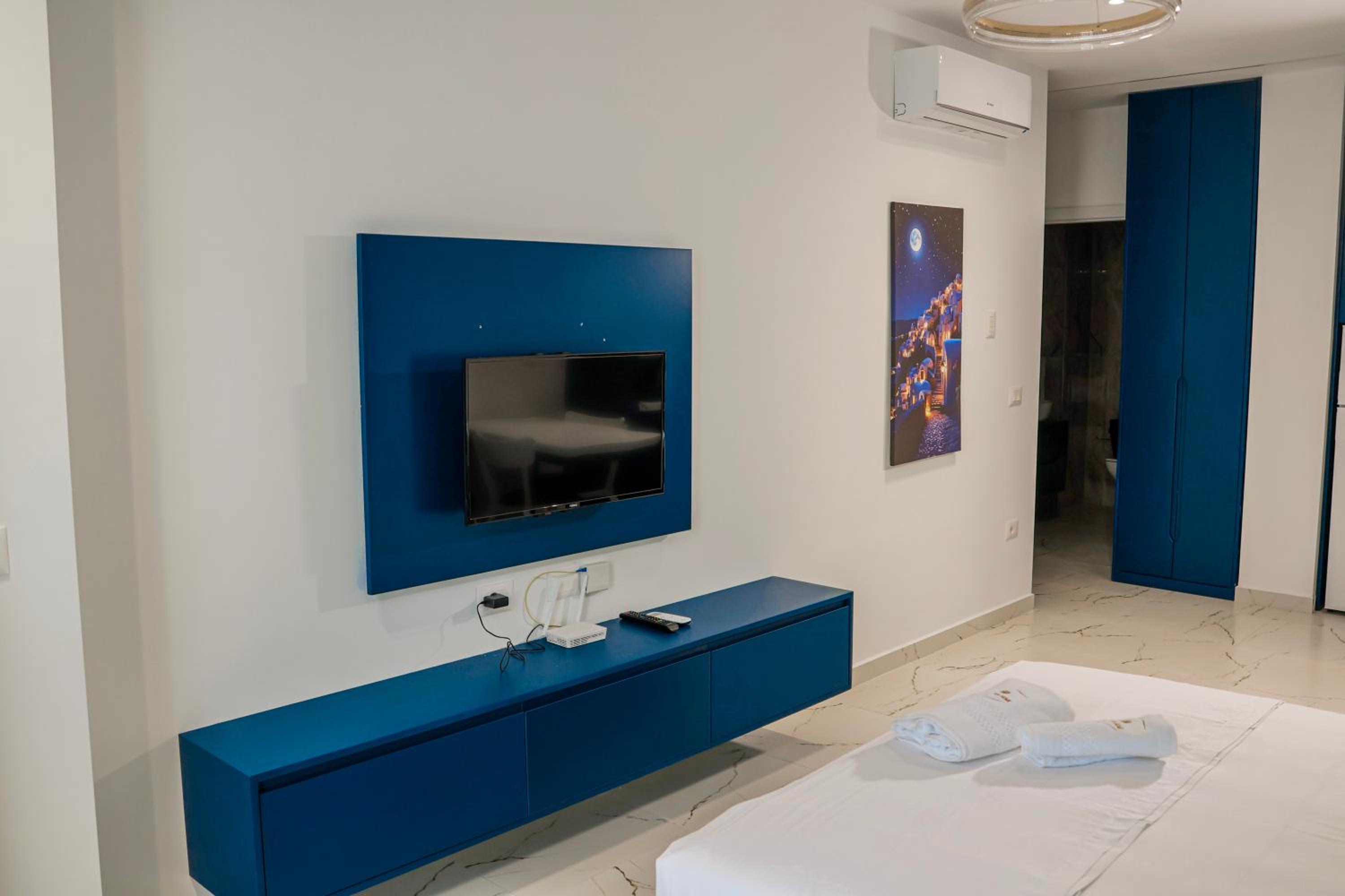 EKAM Sun Apartments