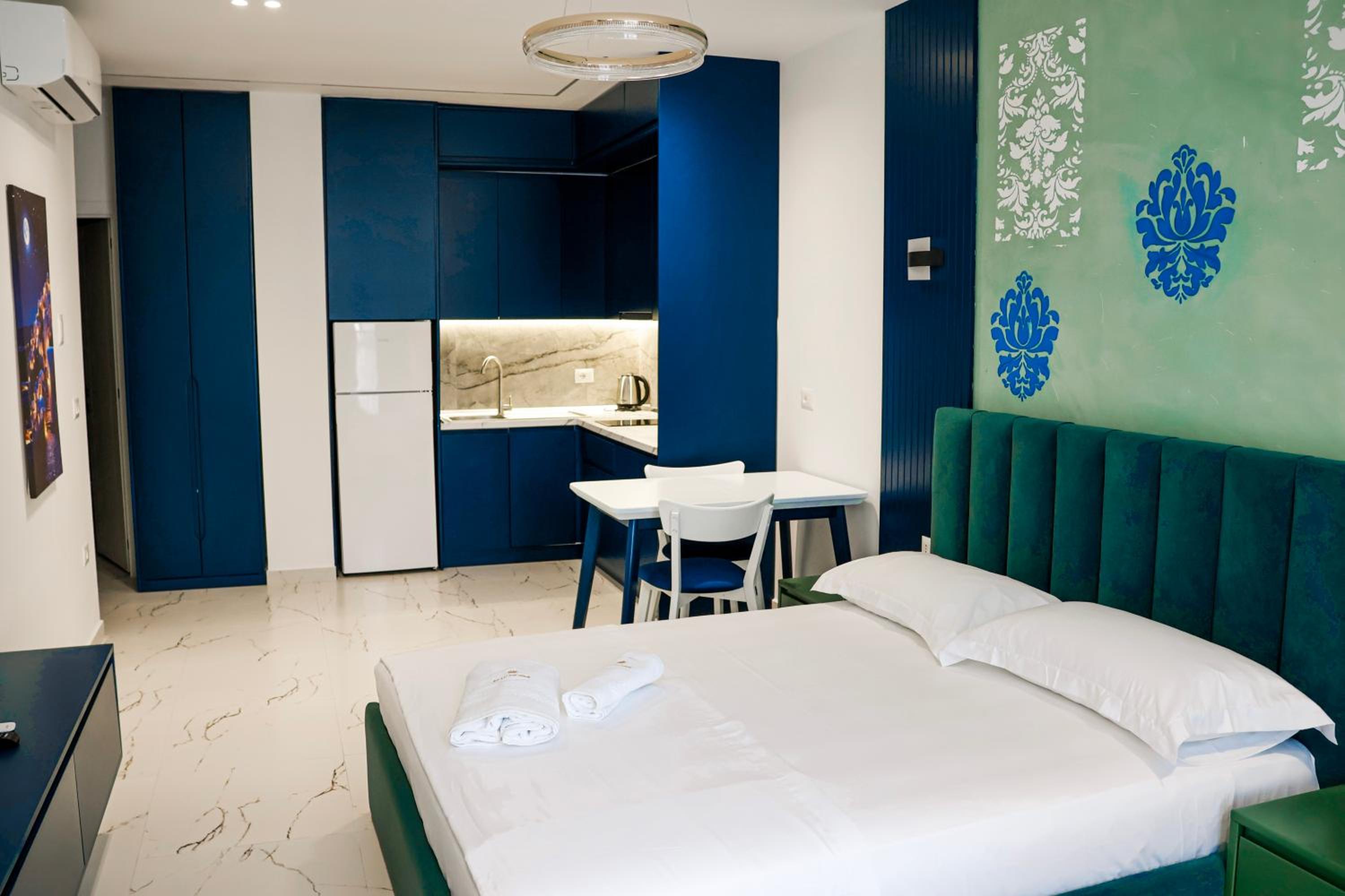 EKAM Sun Apartments