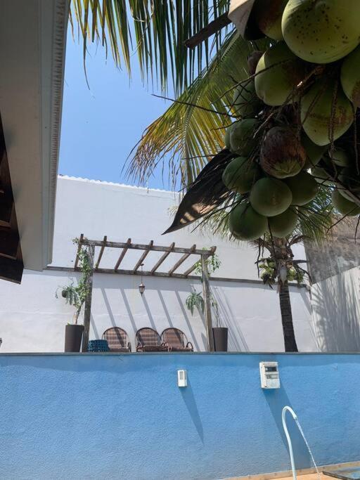 Área de lazer com piscina