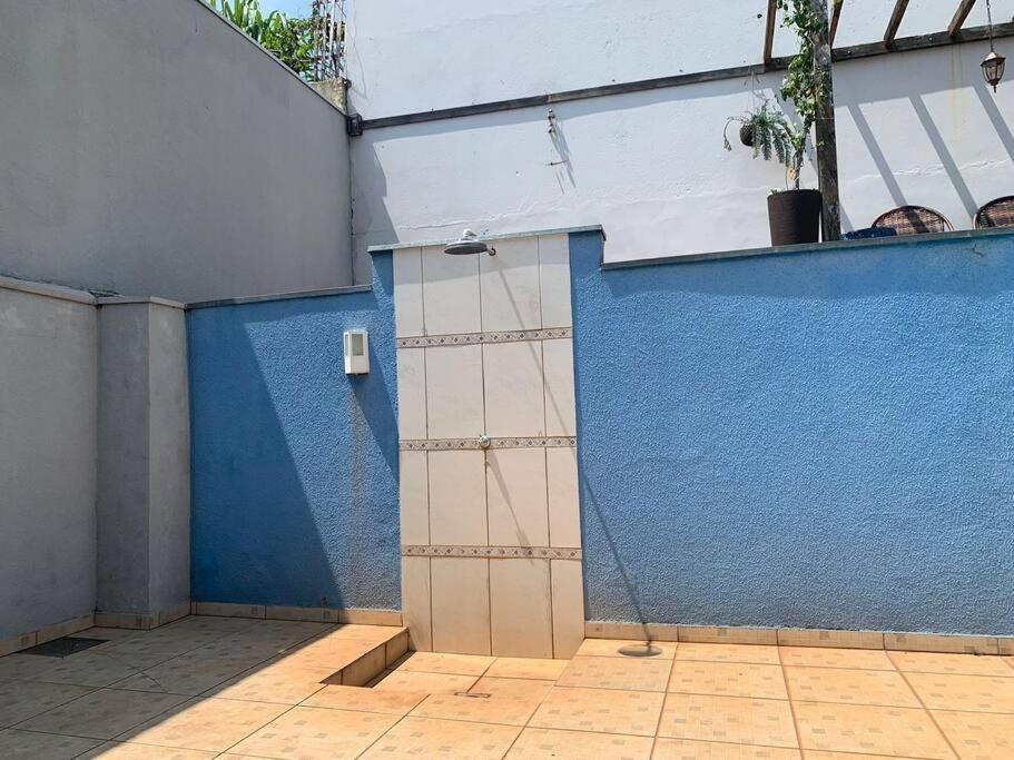 Área de lazer com piscina