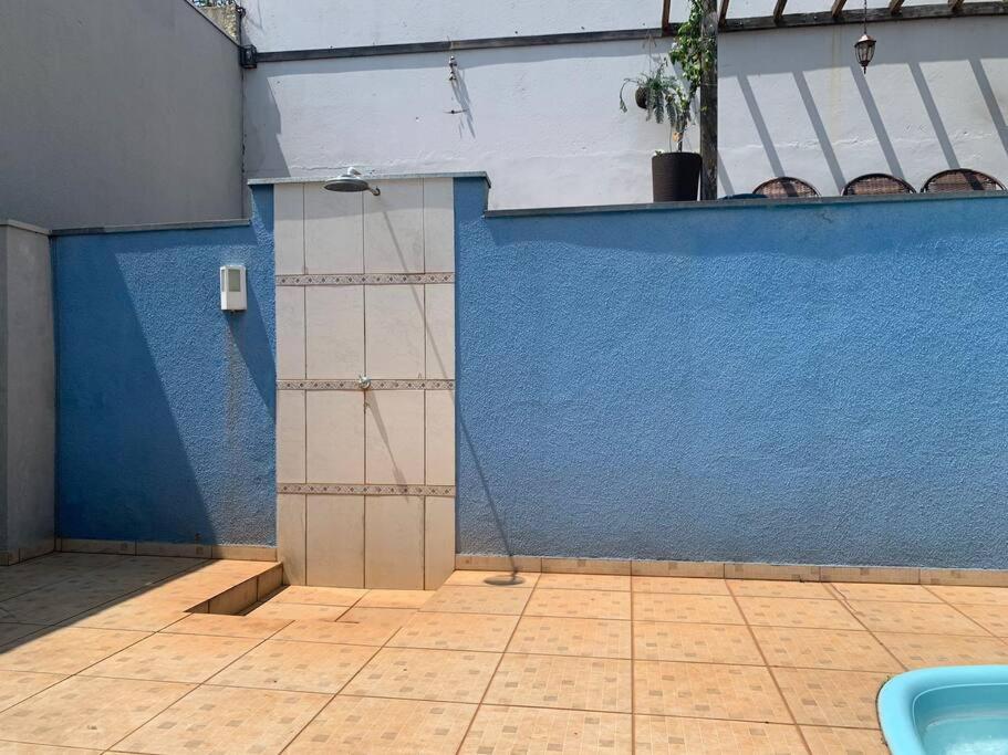 Área de lazer com piscina