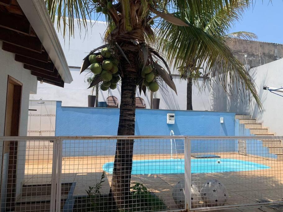 Área de lazer com piscina