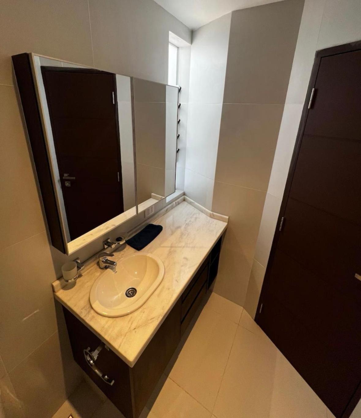 Modern Flat with Swimming Pool, Amazing Location!!