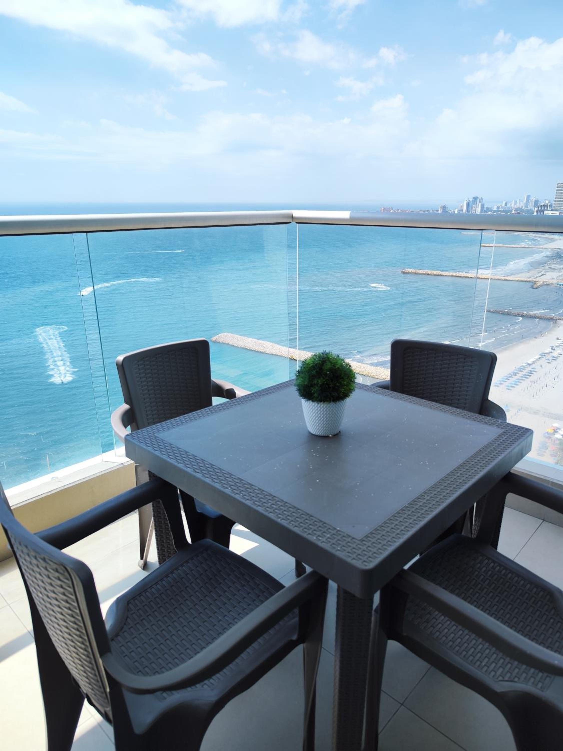 Palmetto Beach con buena vista al mar Cartagena