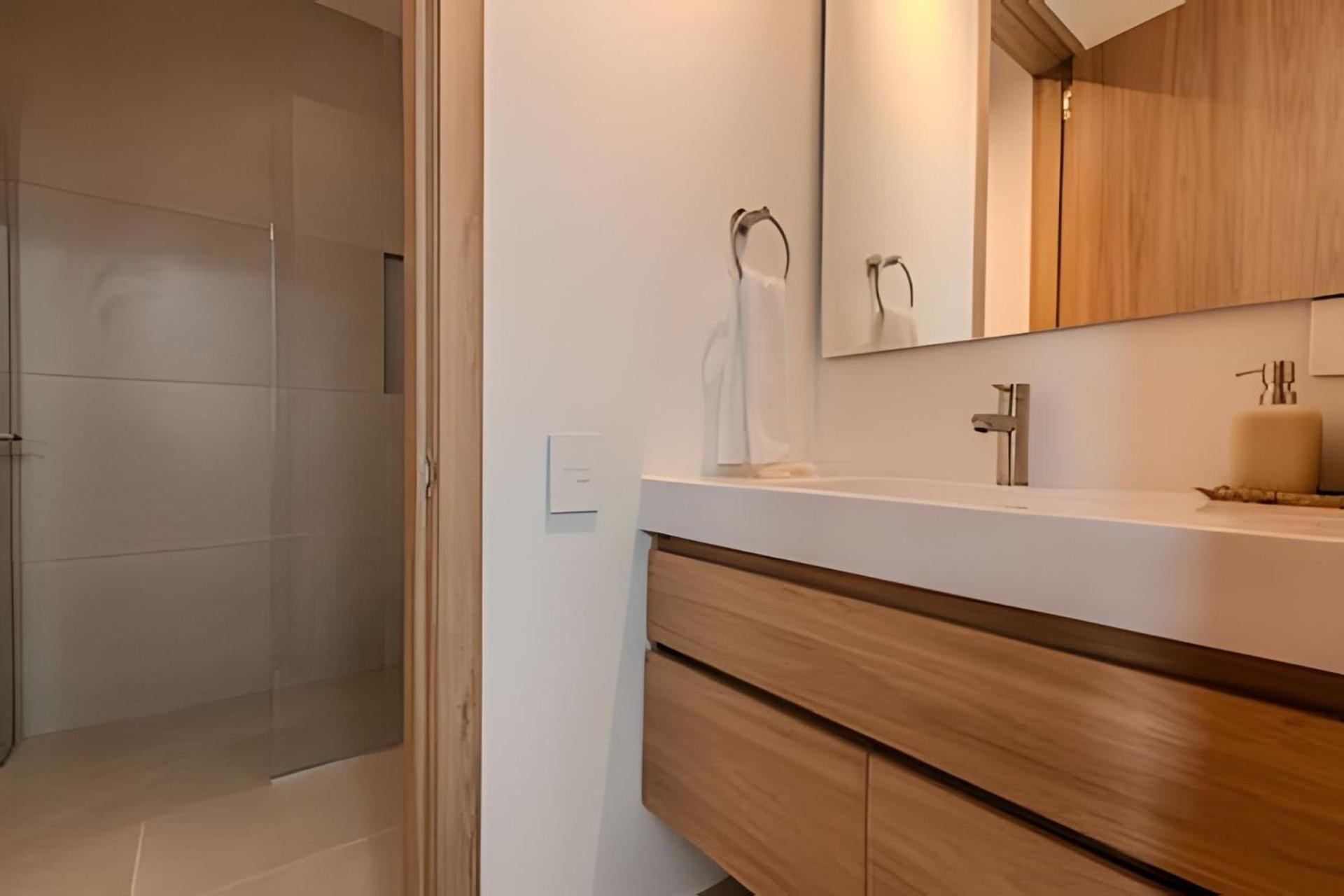 Luxurious Brand New/ Oasis Laguna Cristalina 2BR