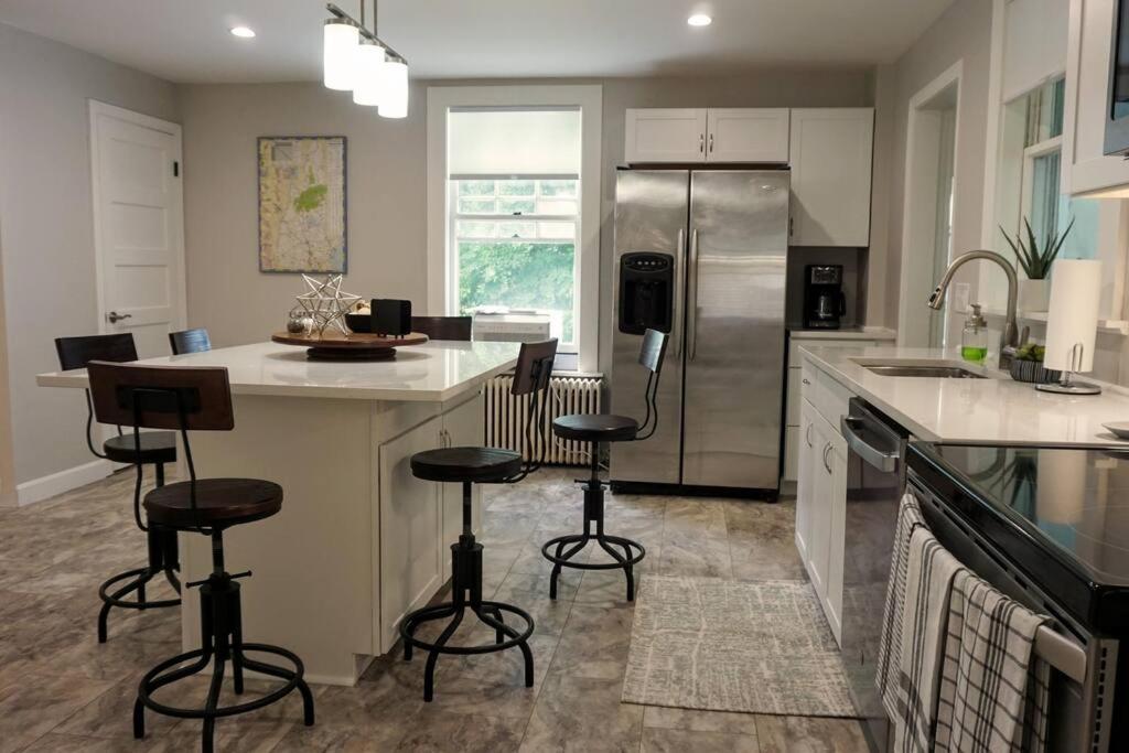 Amazing view of Lake Winnisquam, fully remodeled! view 2