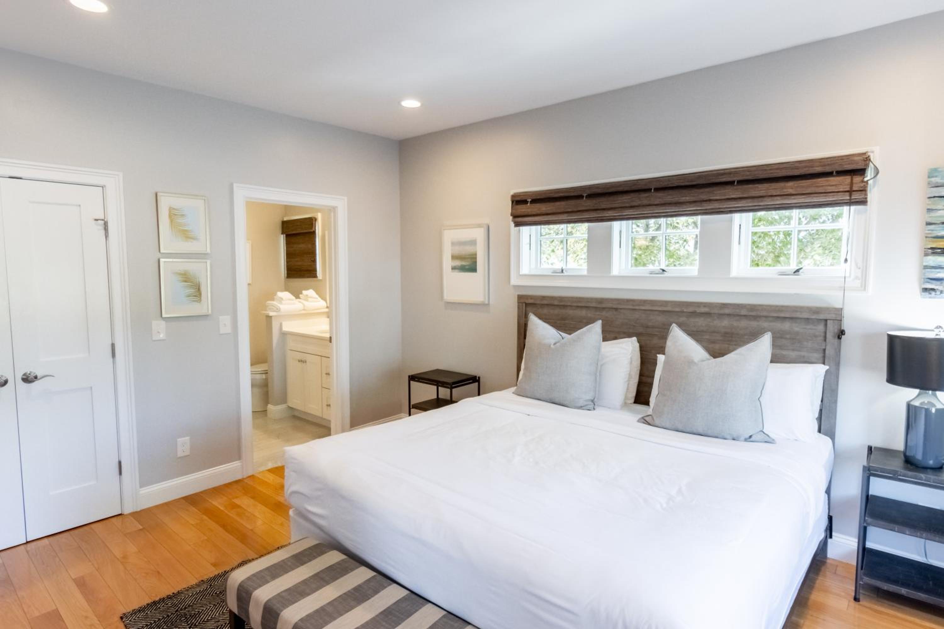 The Newport Lofts - 595 Thames Street