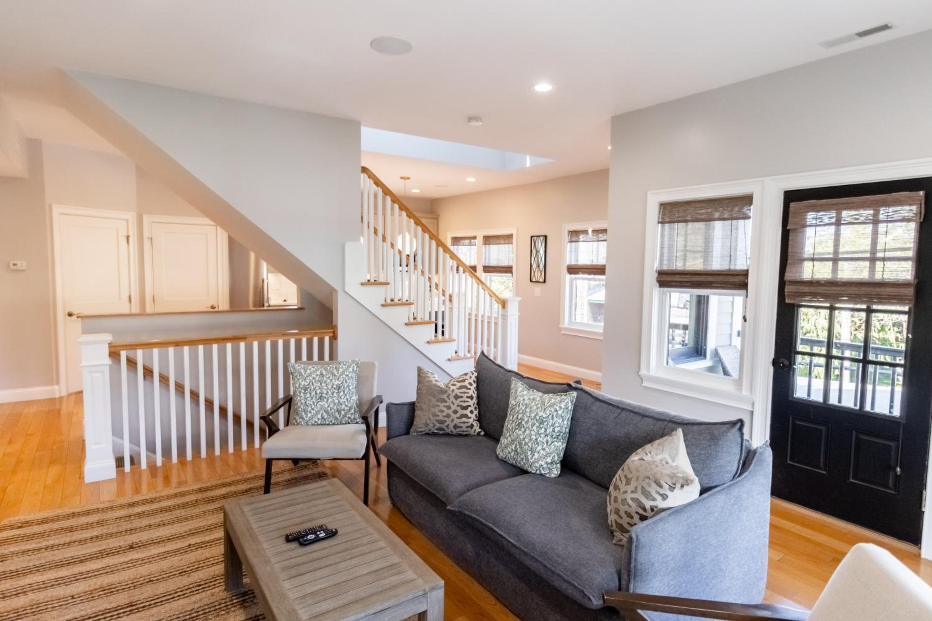 The Newport Lofts - 595 Thames Street