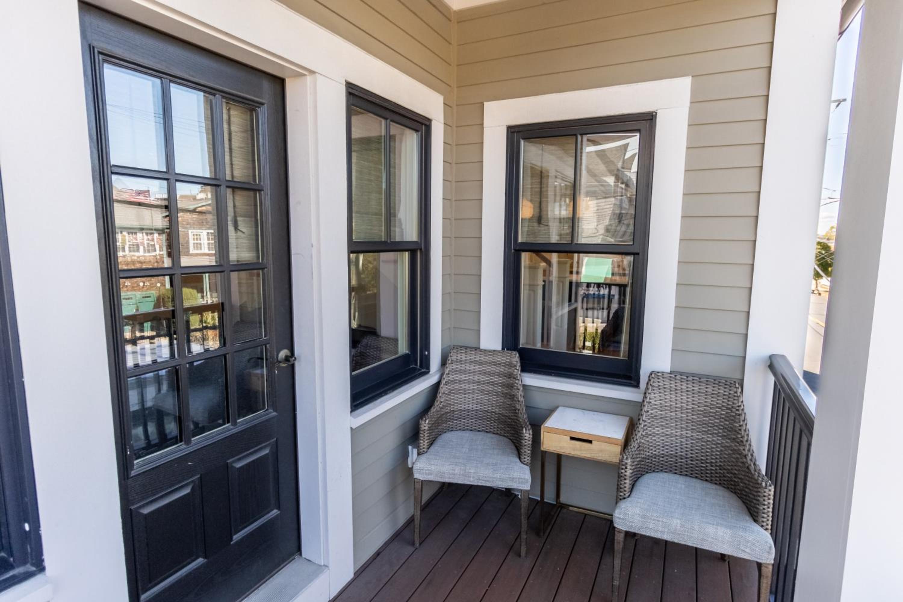 The Newport Lofts - 595 Thames Street