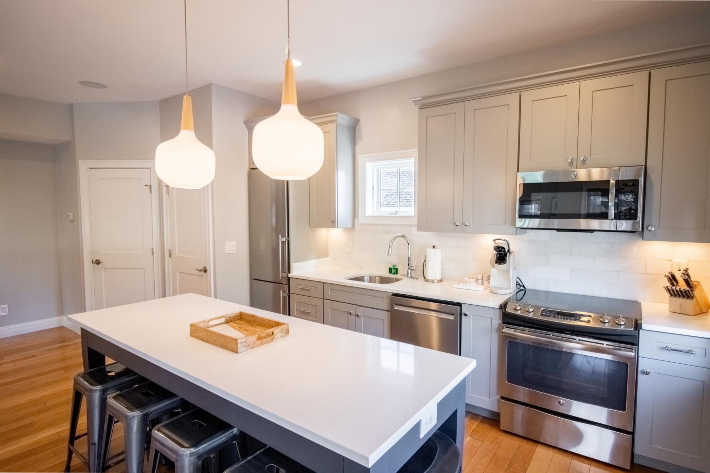 The Newport Lofts - 595 Thames Street