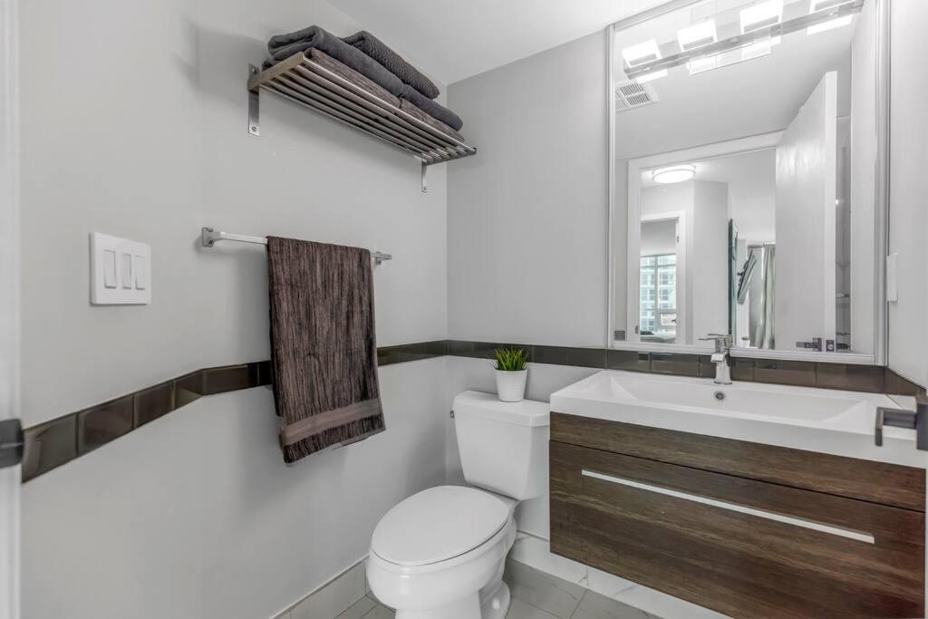 2 Bedroom Apartment with pool & free parking