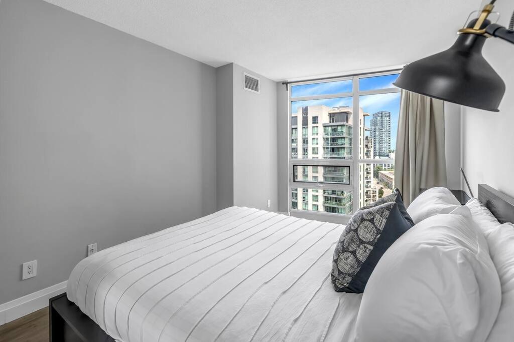 2 Bedroom Apartment with pool & free parking