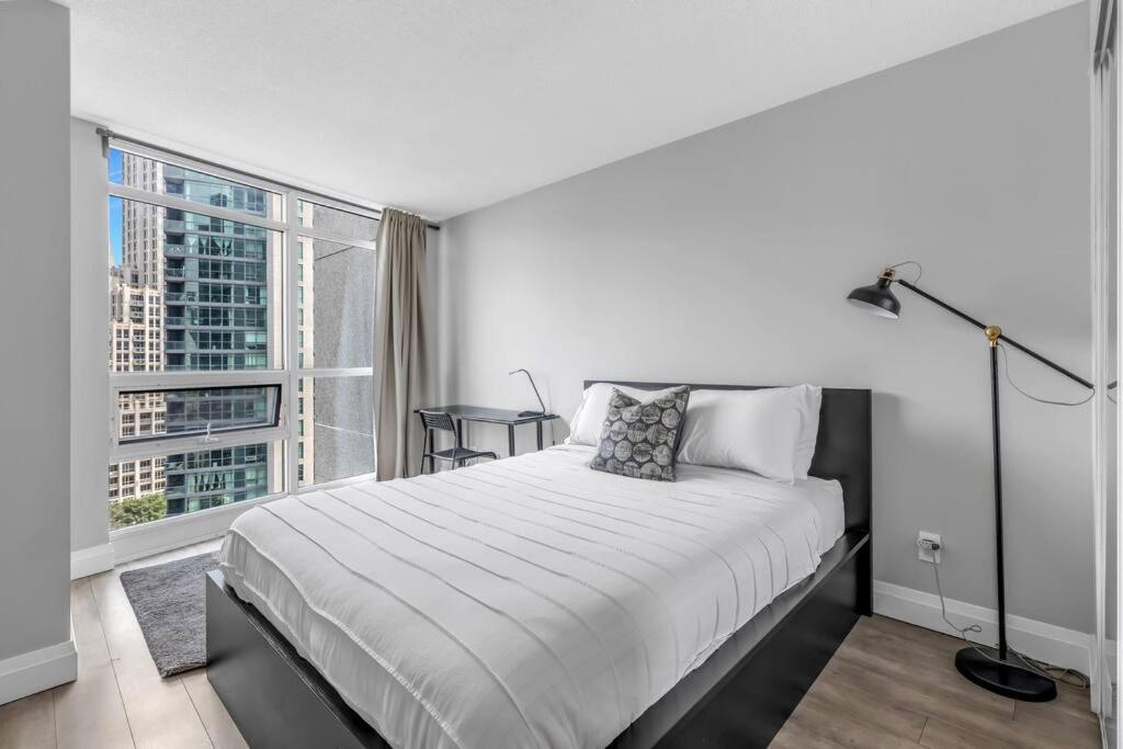 2 Bedroom Apartment with pool & free parking