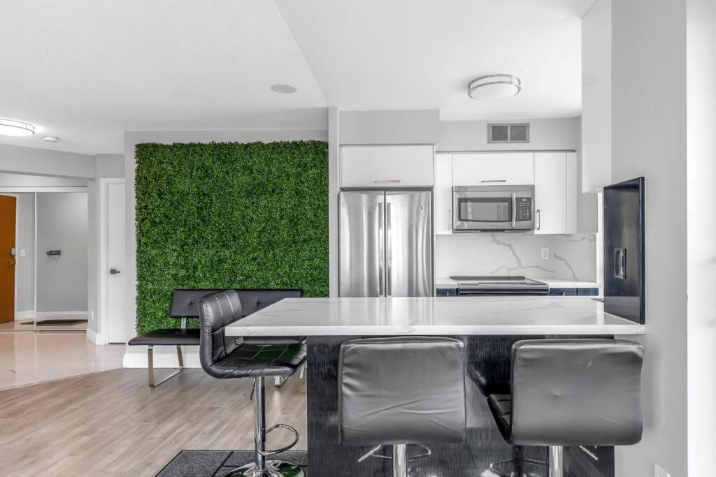 2 Bedroom Apartment with pool & free parking