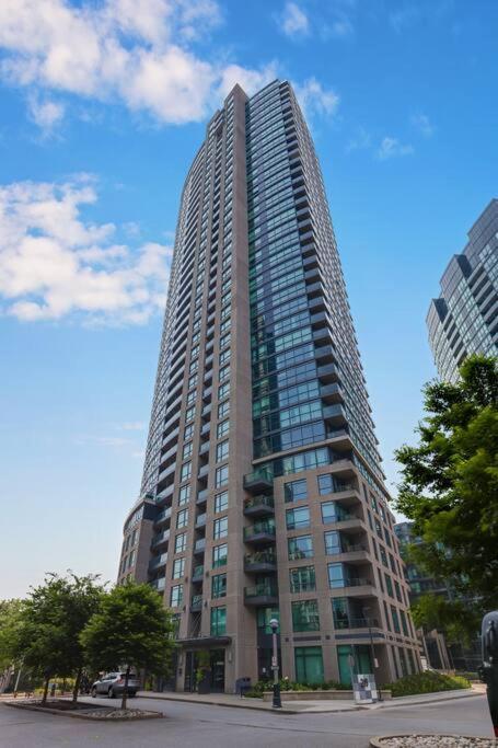 2 Bedroom Apartment with pool & free parking