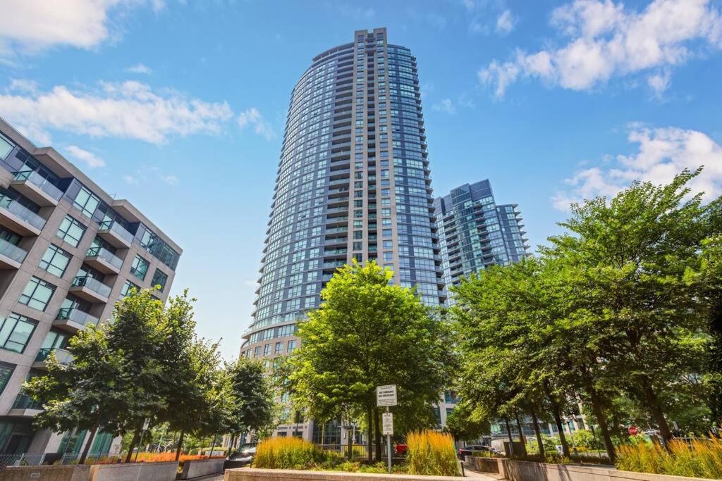 2 Bedroom Apartment with pool & free parking