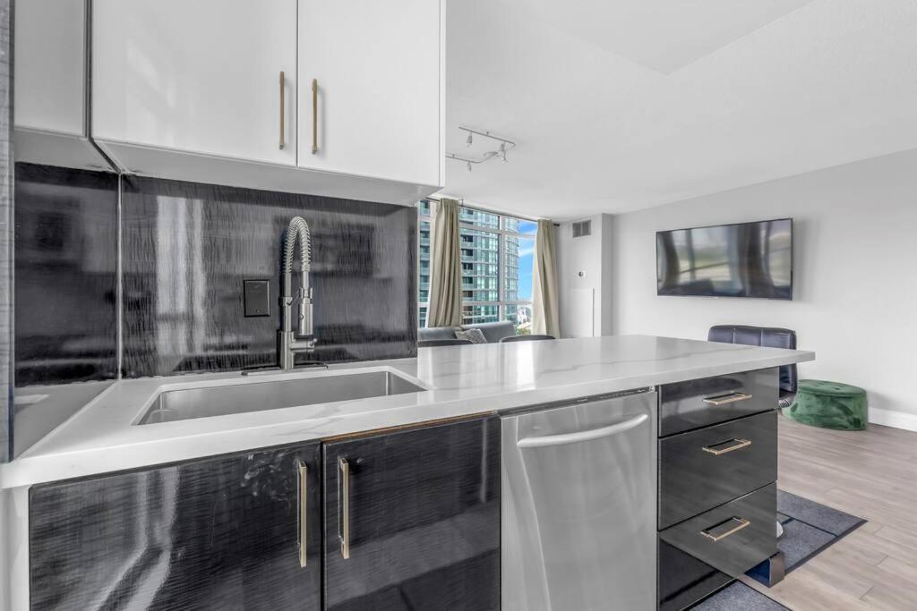 2 Bedroom Apartment with pool & free parking