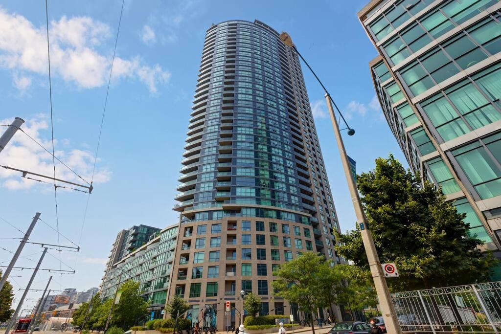 2 Bedroom Apartment with pool & free parking