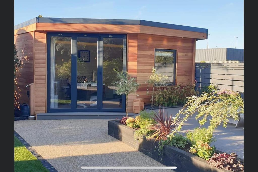 brand new cozy cabin with parking view 2