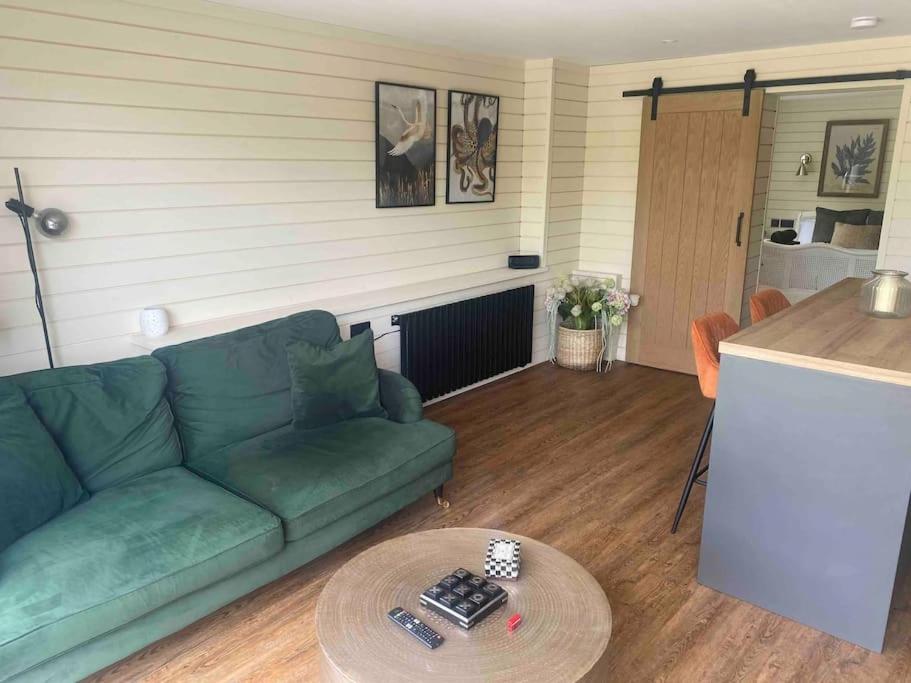 brand new cozy cabin with parking view 4