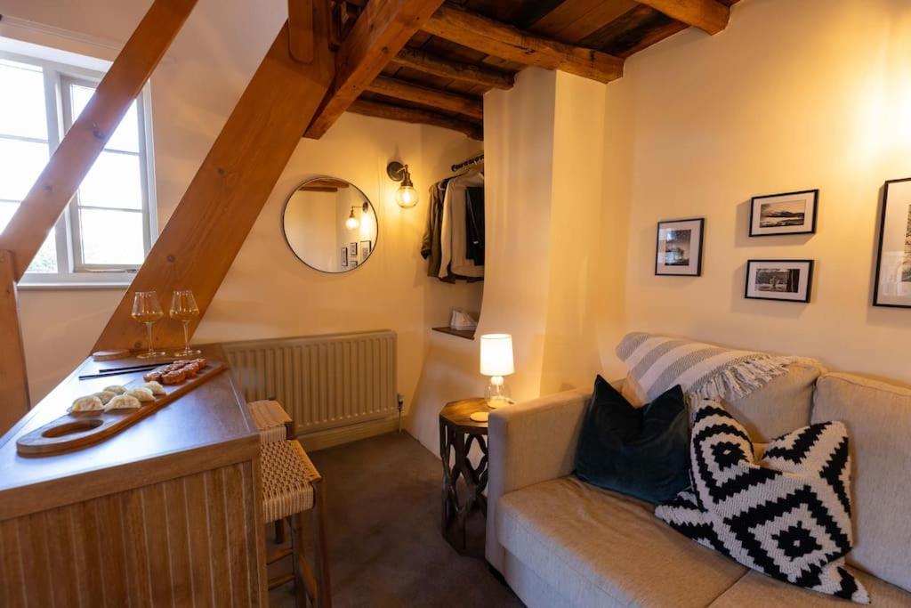 The Granary at Humblebee Hall view 2