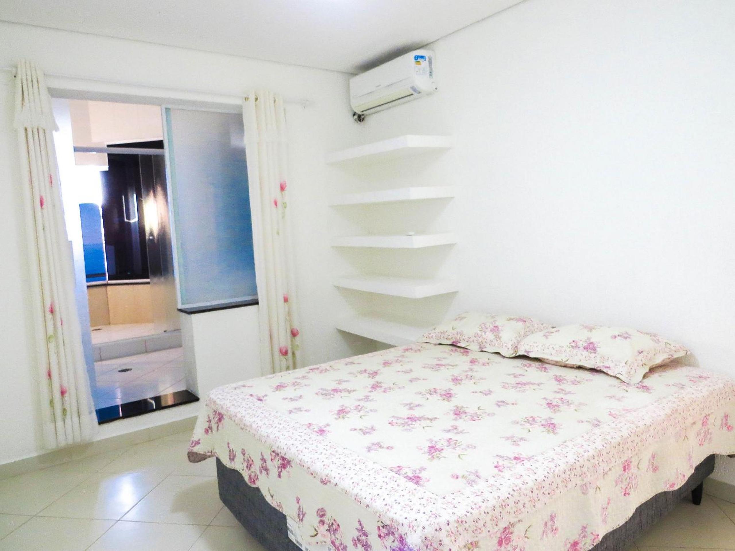 Casa costeira com vista e área gourmet no Borrifos