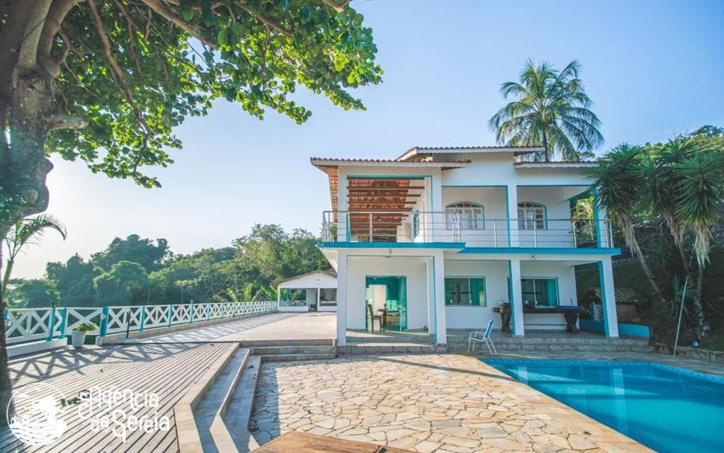Casa costeira com vista e área gourmet no Borrifos