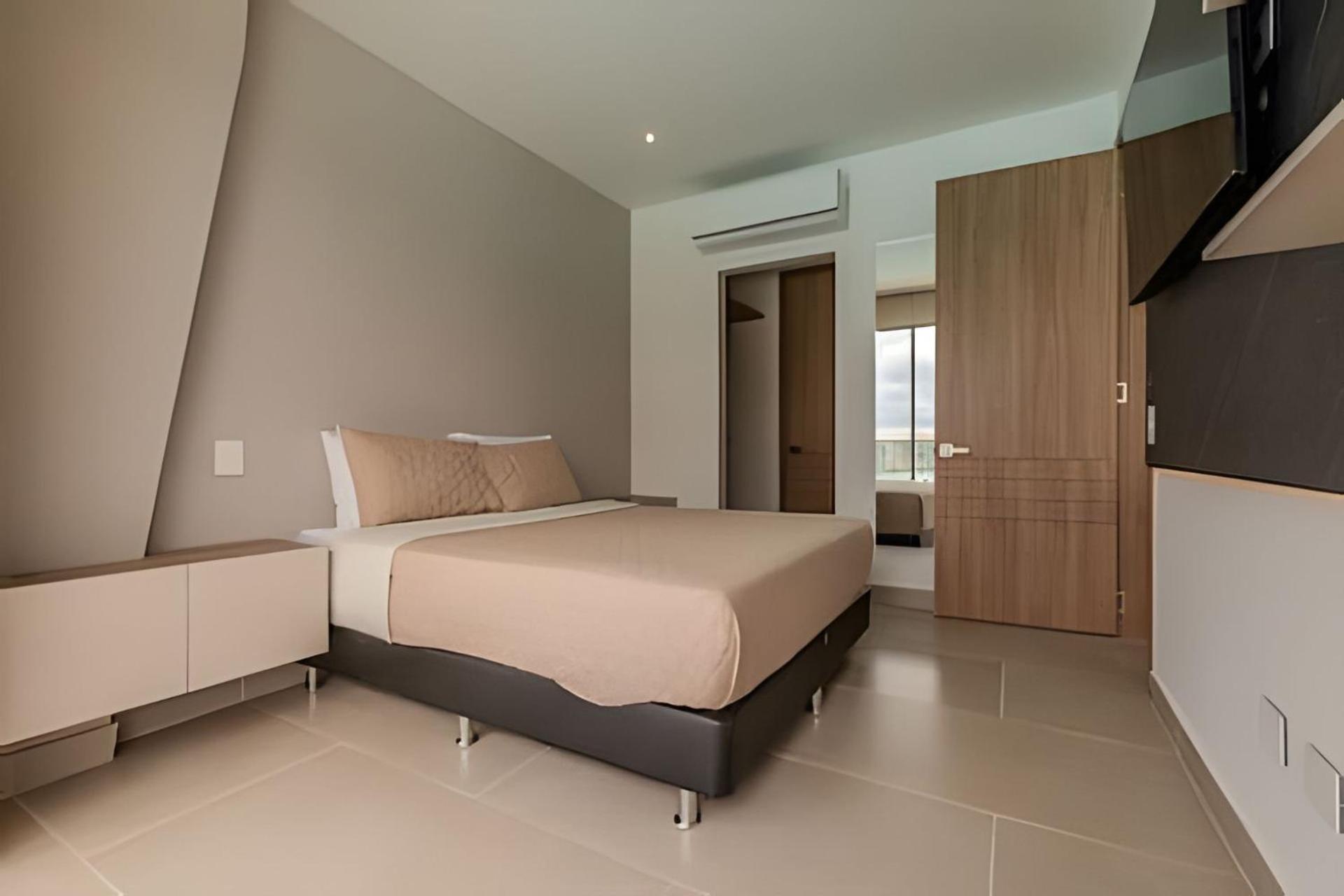 Luxurious Brand New/ Oasis Laguna Cristalina 2BR