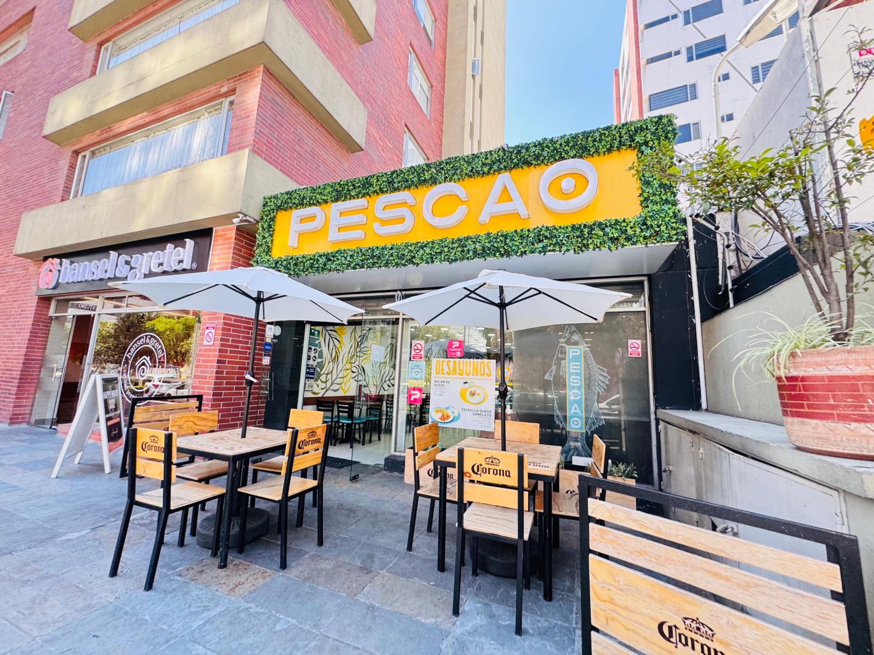 Suite frente al Quicentro Shopping vista frontal piso alto diagonal al Hotel Sheraton