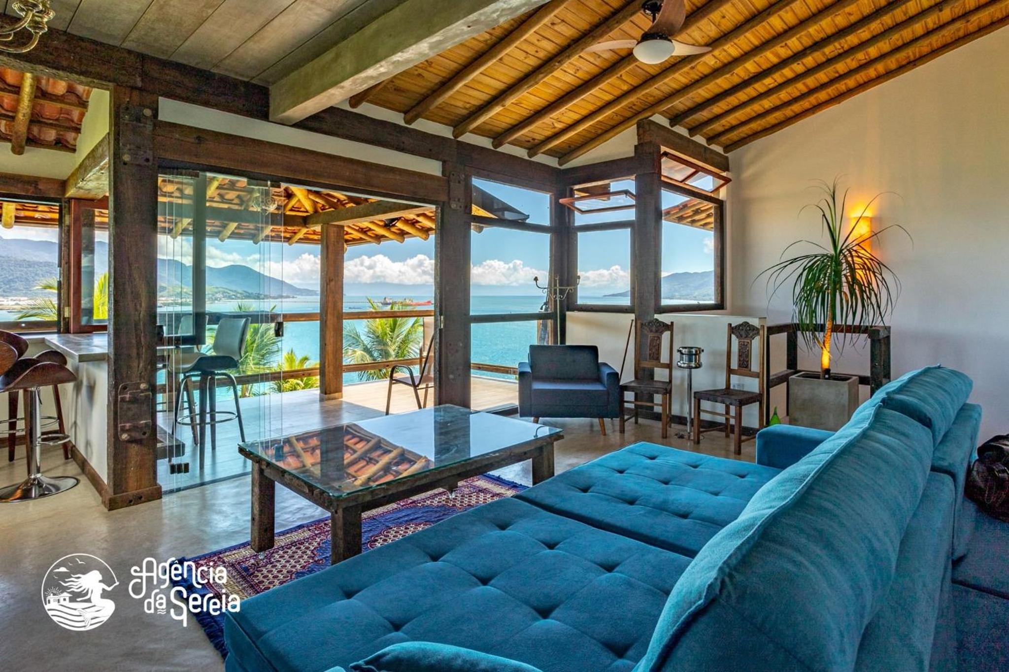 Casa em cond c/vista para Ilha das Cabras em Piúva
