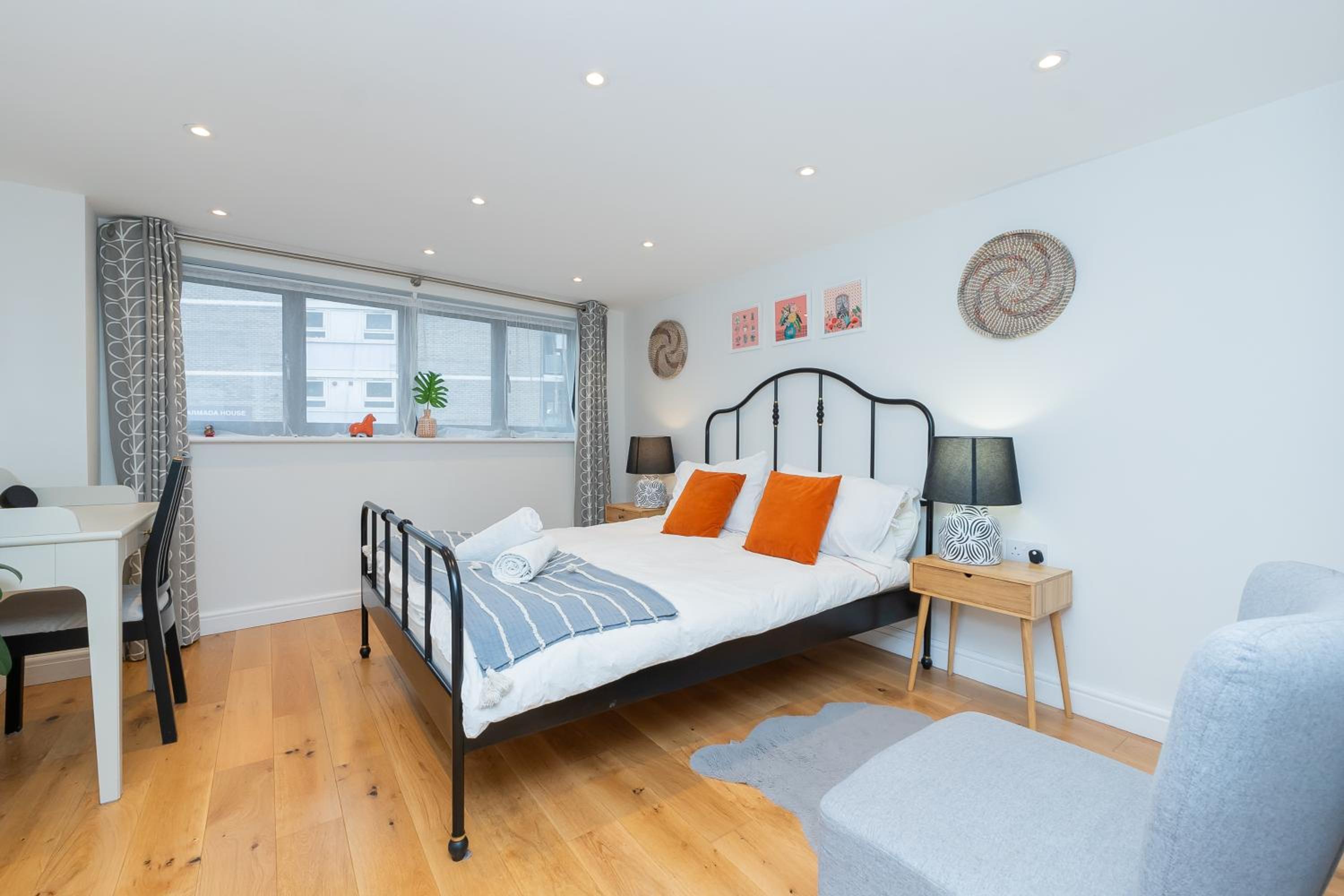 The Old Wire Factory - 2 bed, Close to city centre, Fast wifi, comfortable home from home view 5