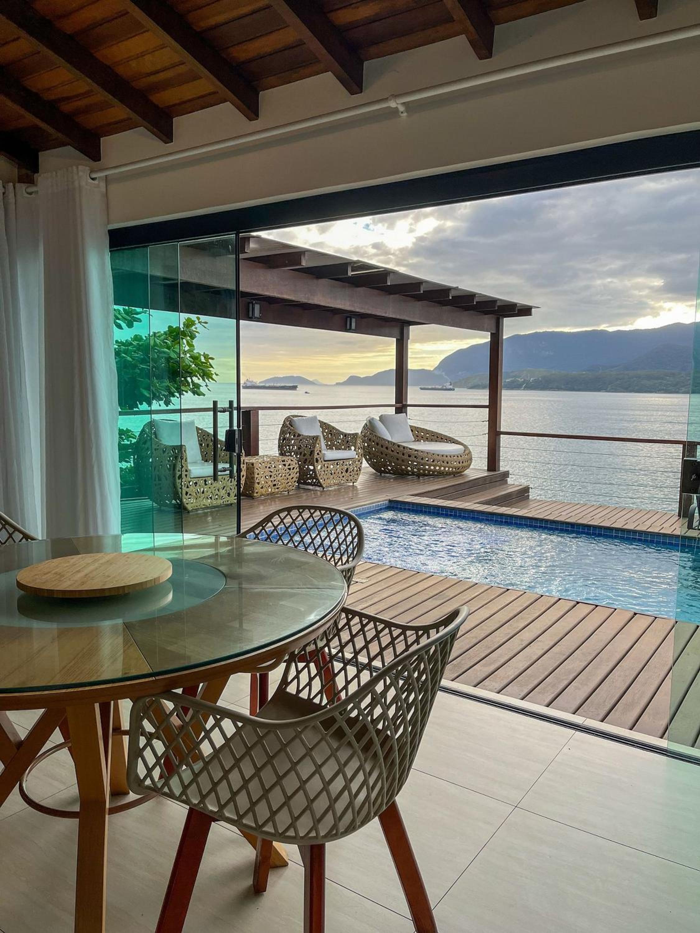Casa c/ vista mar perto da Ilha das Cabras, Ilhote