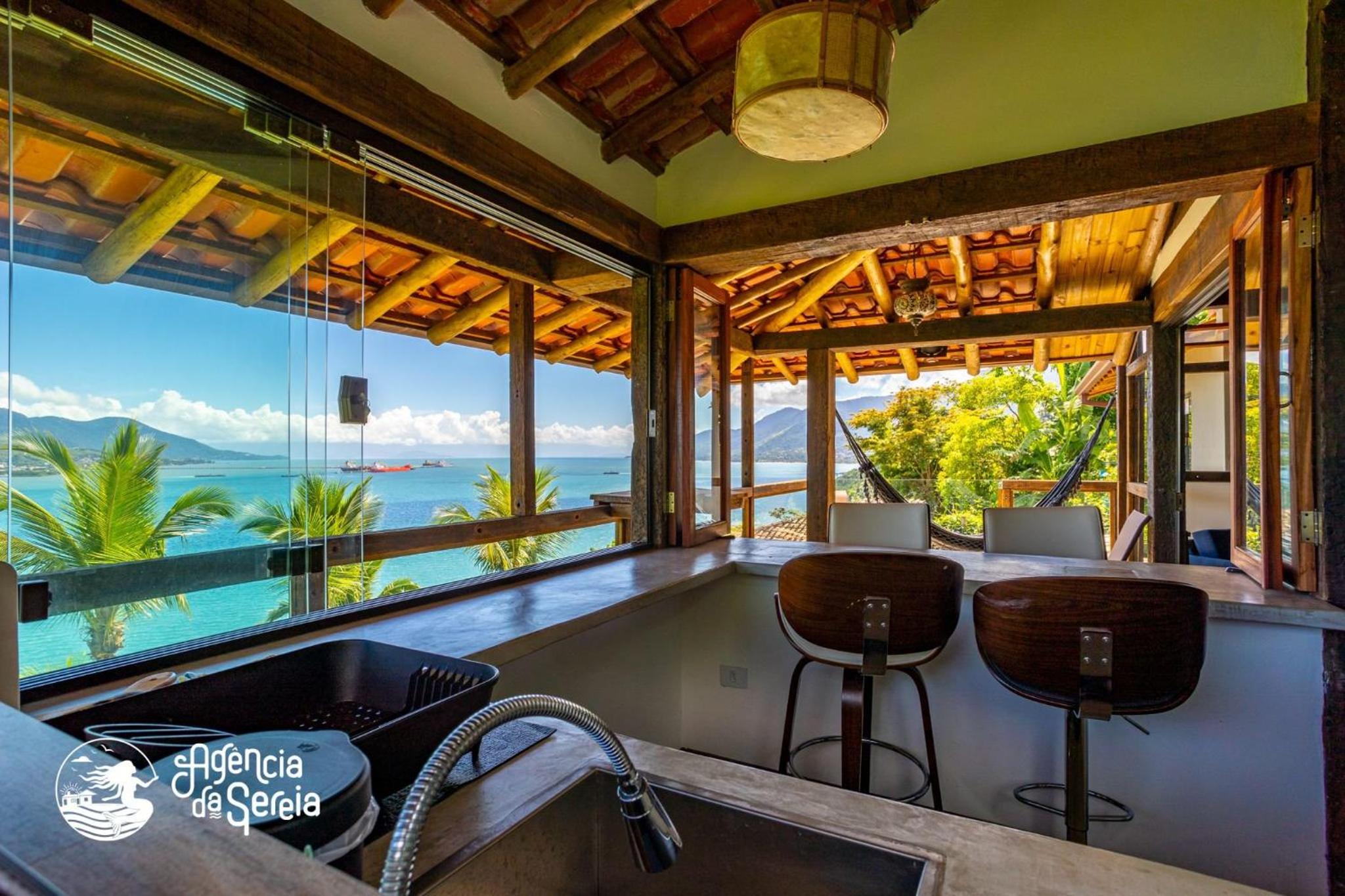 Casa em cond c/vista para Ilha das Cabras em Piúva