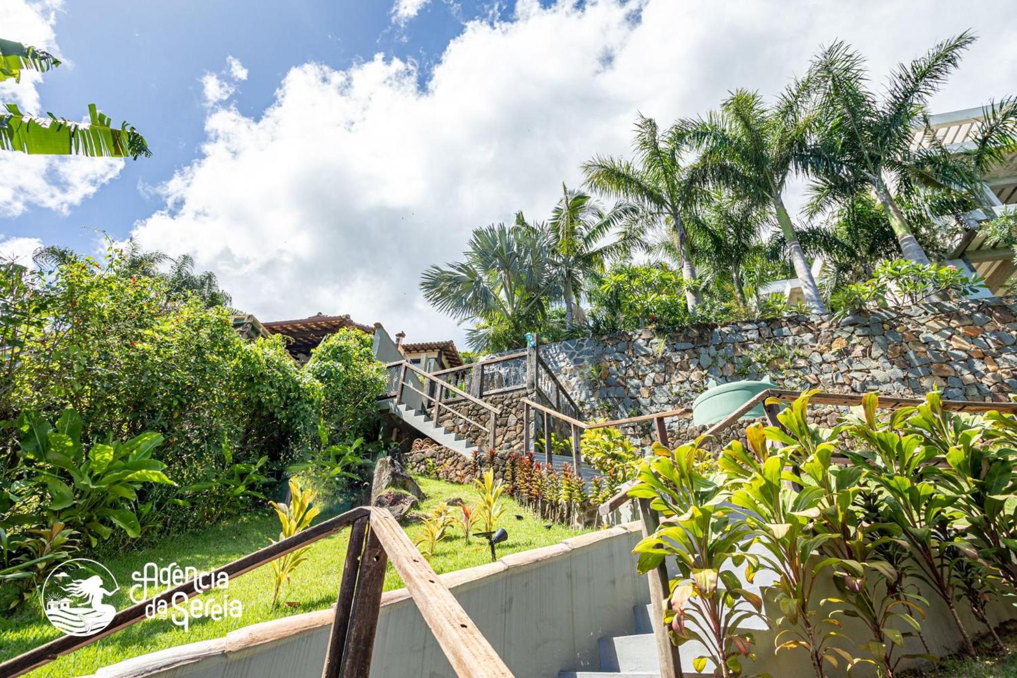 Casa em cond c/vista para Ilha das Cabras em Piúva