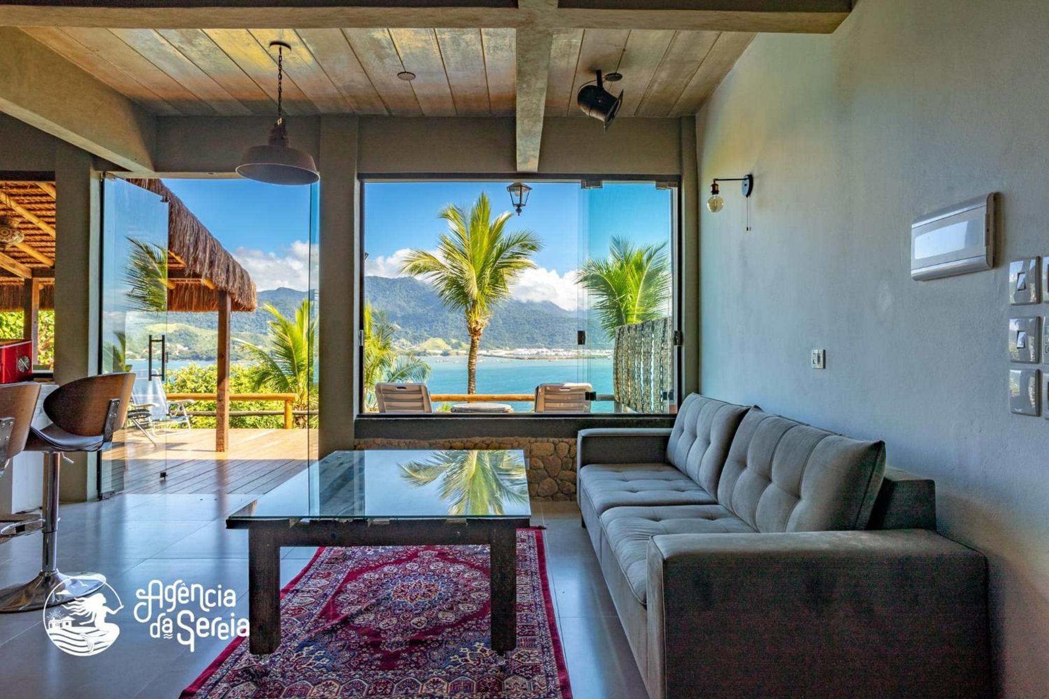 Casa em cond c/vista para Ilha das Cabras em Piúva