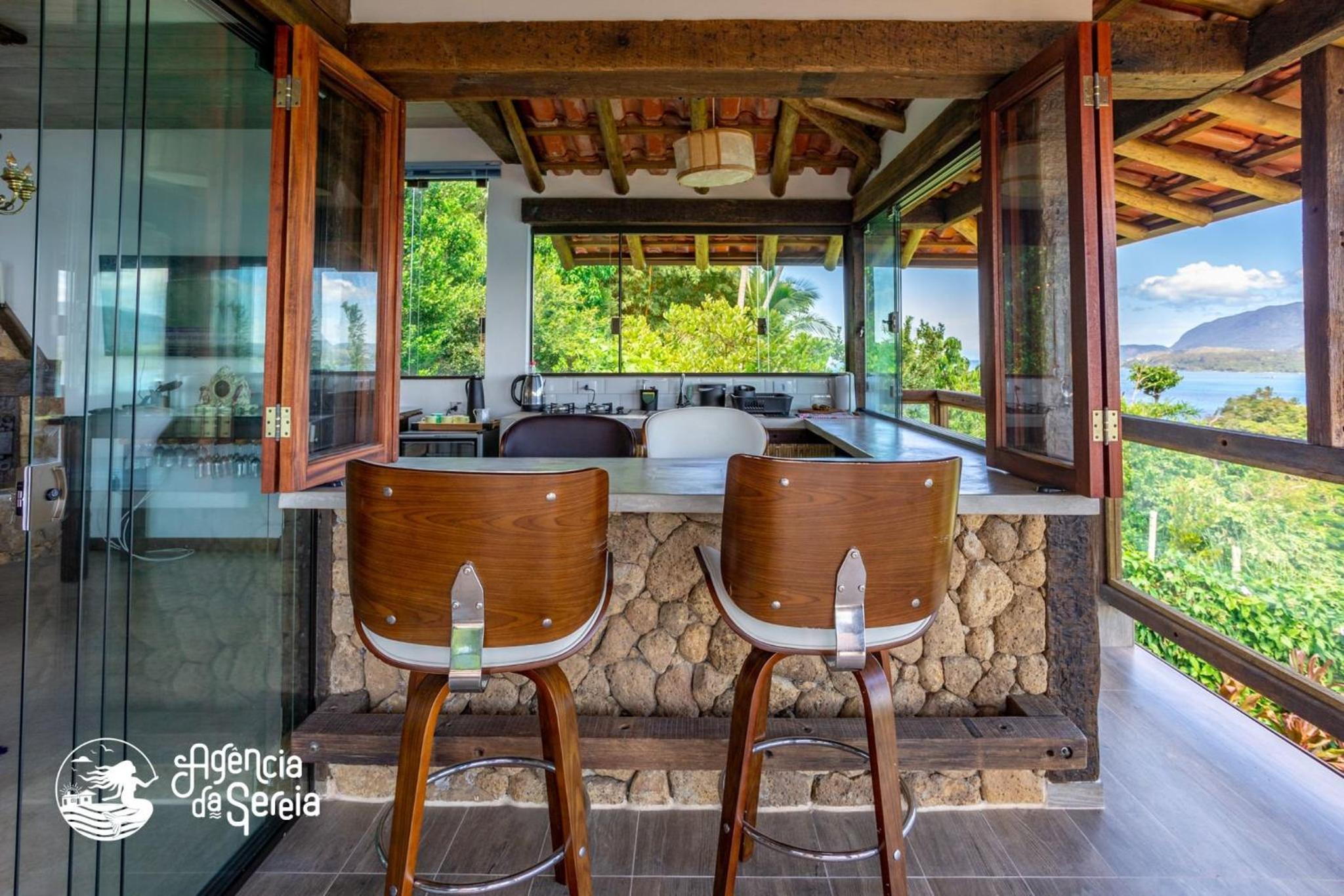 Casa em cond c/vista para Ilha das Cabras em Piúva