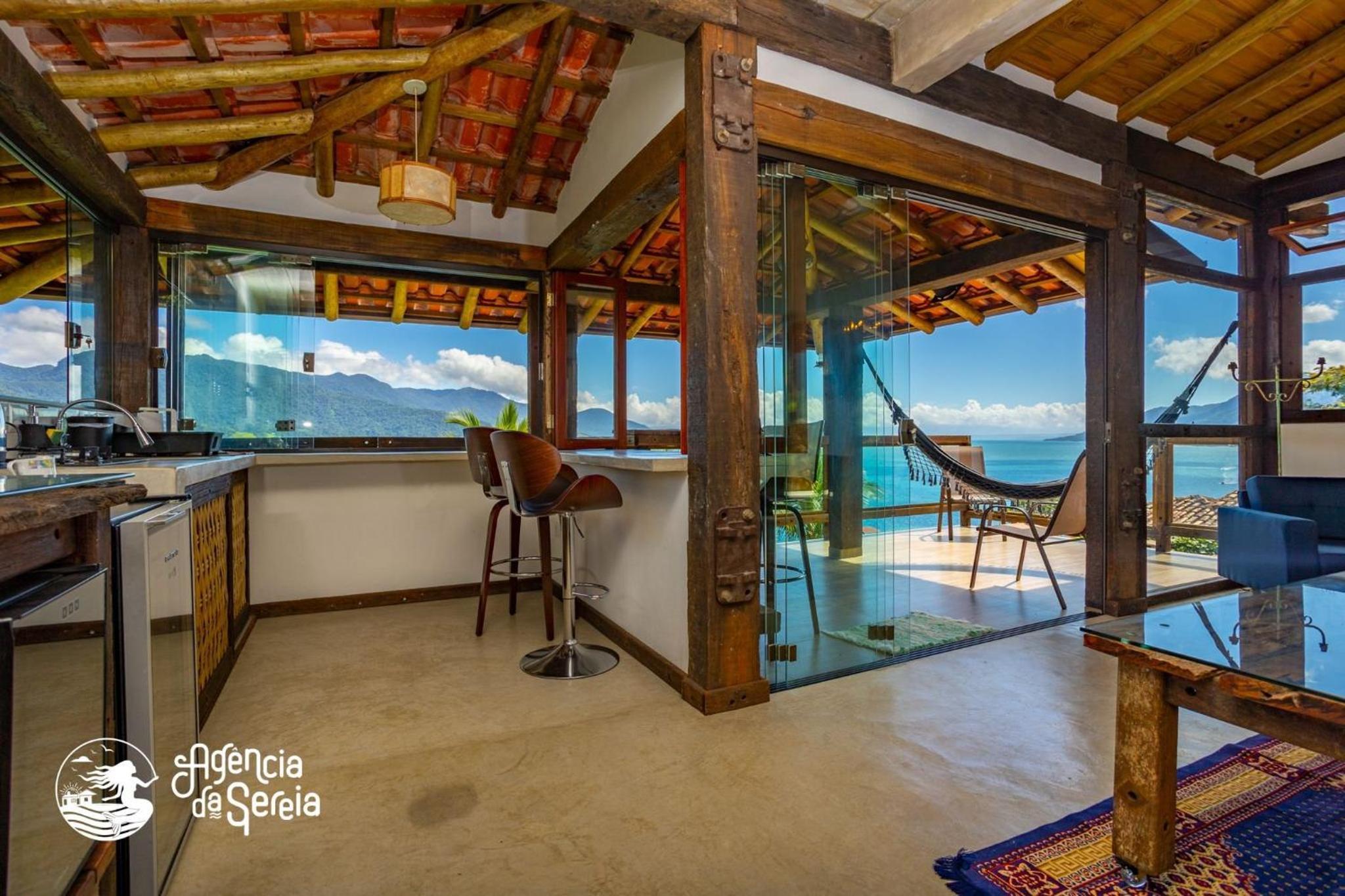 Casa em cond c/vista para Ilha das Cabras em Piúva