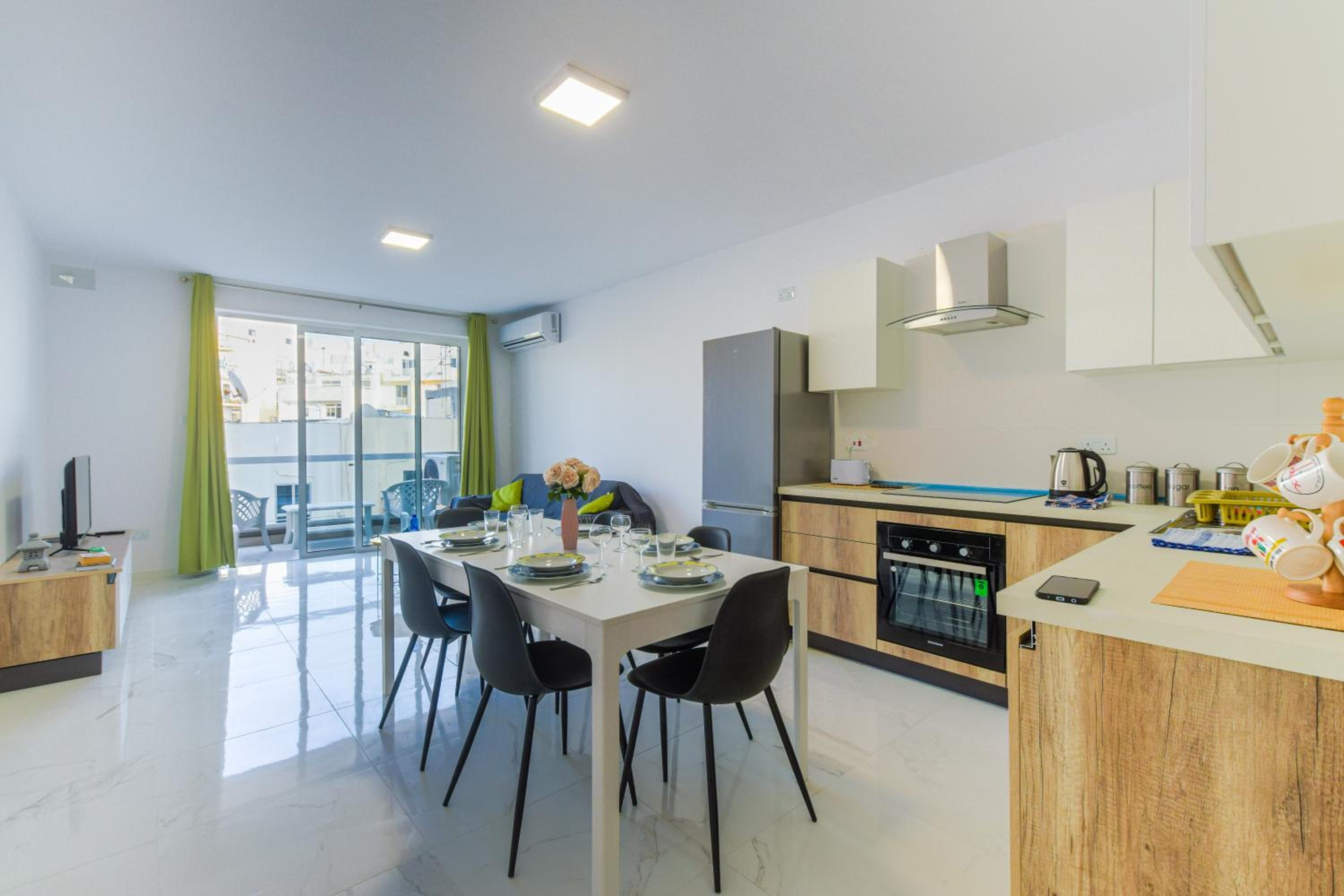 Spacious Brand New Apartment 3 Bdr 2 Bth Balcony photo 5