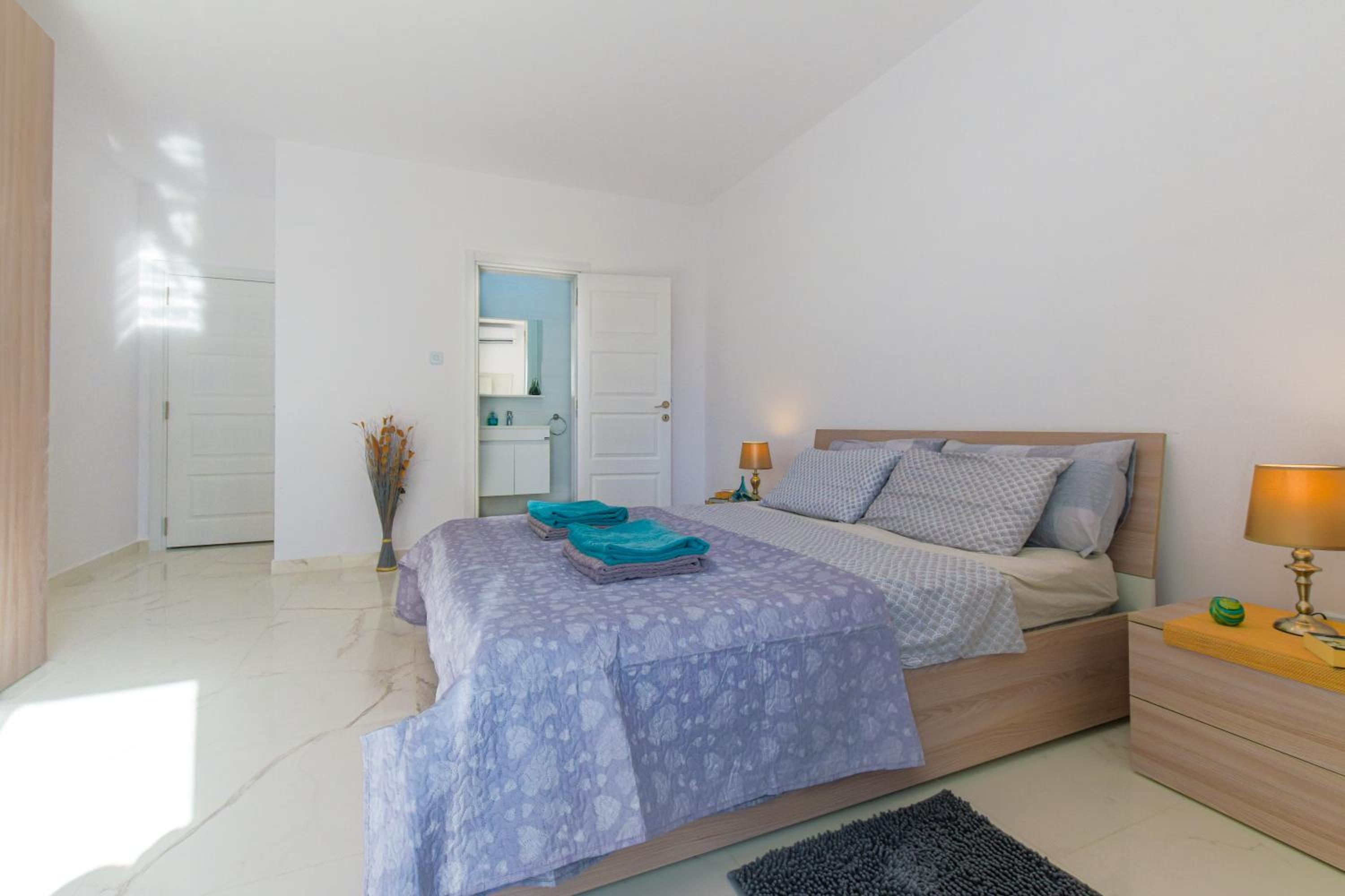 Spacious Brand New Apartment 3 Bdr 2 Bth Balcony photo 2