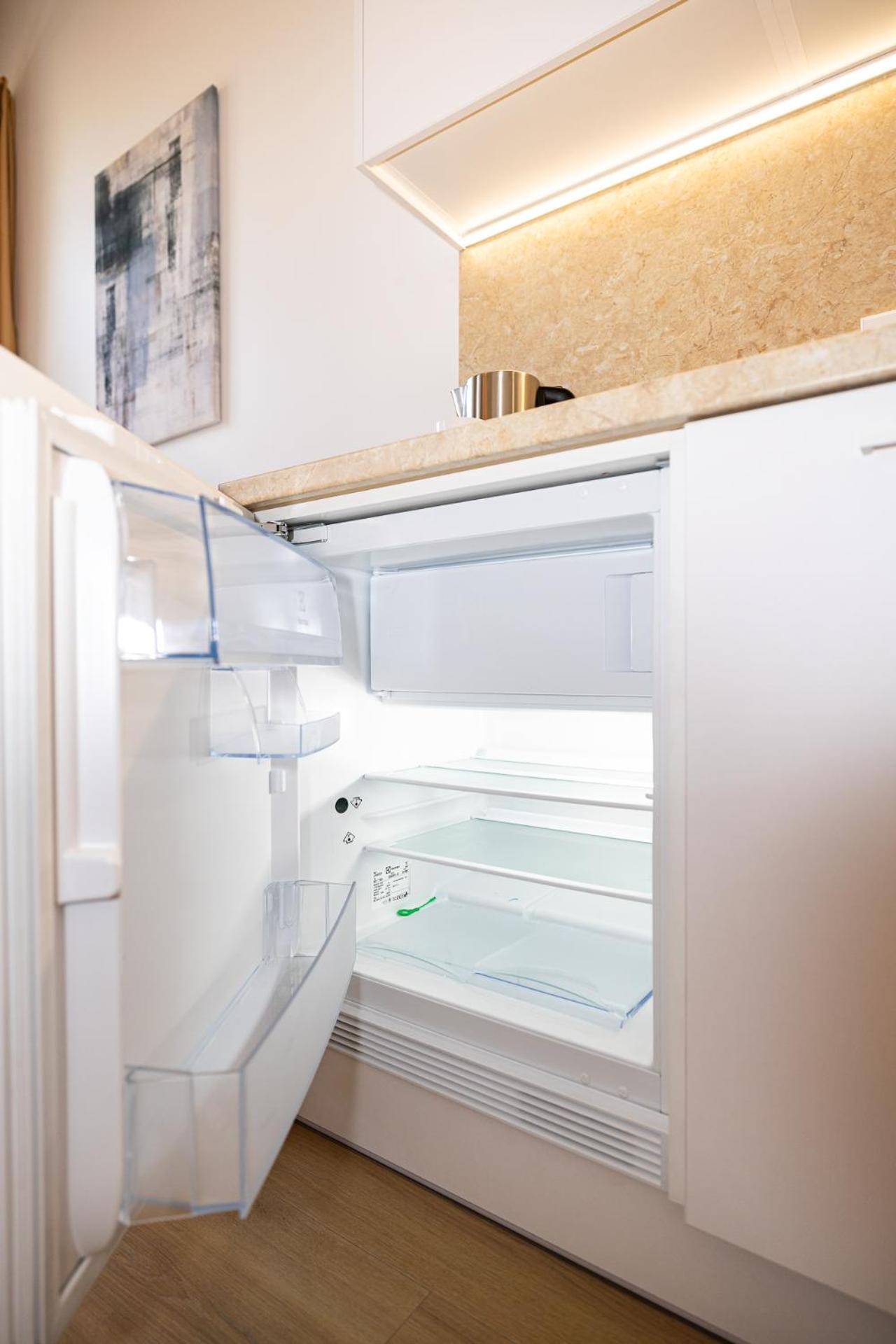 cohost I Brand New Apt, w-AC in a Central Location